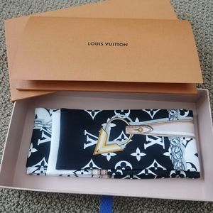 Louis Vuitton Monogram confidential Twilly Black